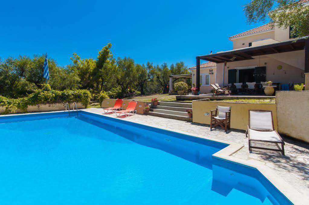 Nina Residence Planos  Luaran gambar